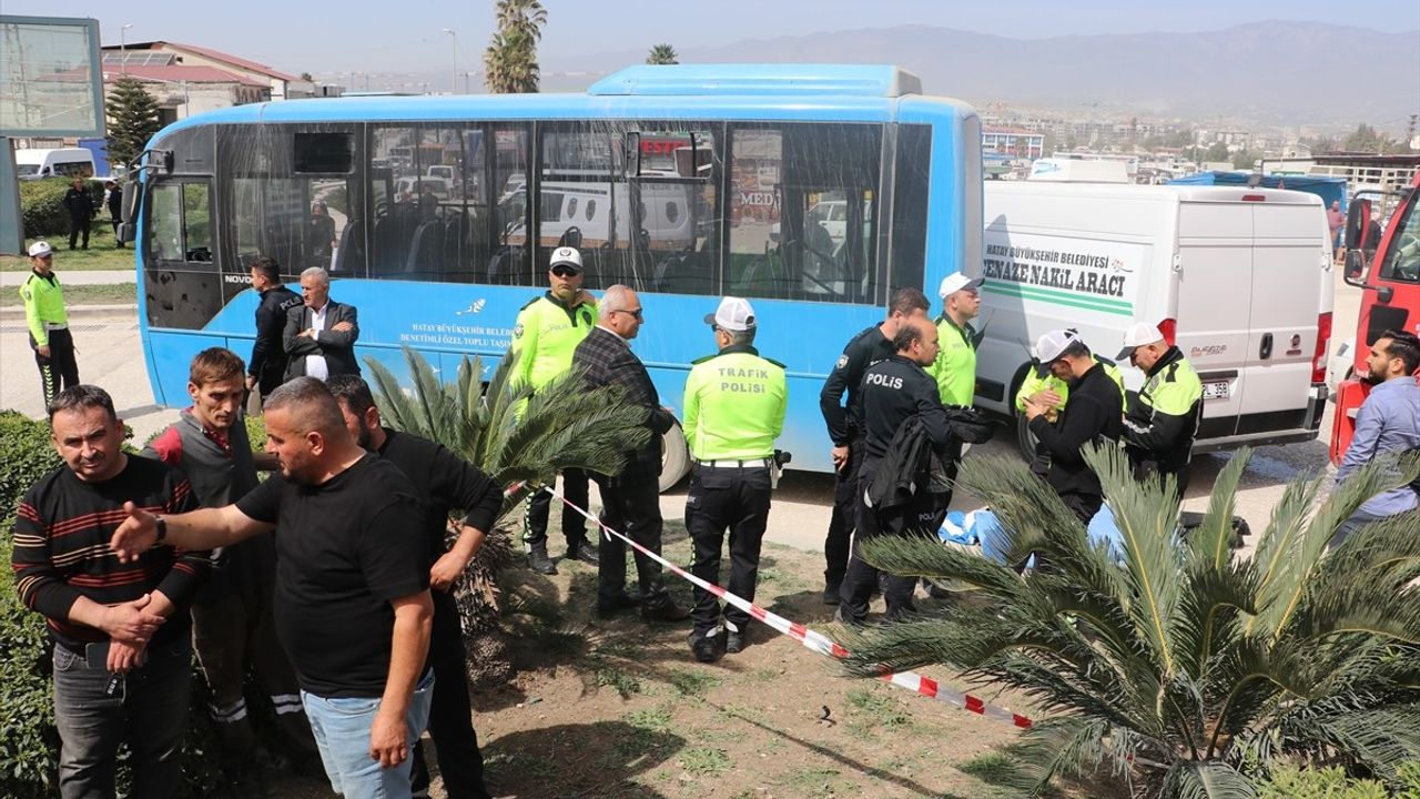 Hatay'da Özel Halk Otobüsünün Çarptığı Yaya Hayatını Kaybetti