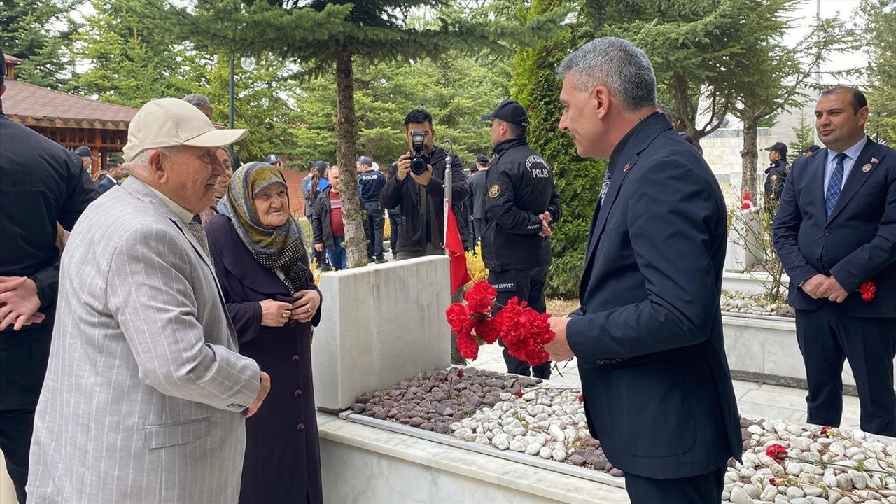 İç Anadolu'da Şehitlik Ziyaretleri Bayram Ruhunu Canlandırdı