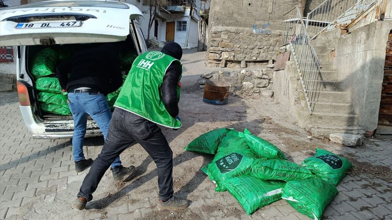 İHH, Türkiye'de Kış Yardımlarını Devam Ettiriyor