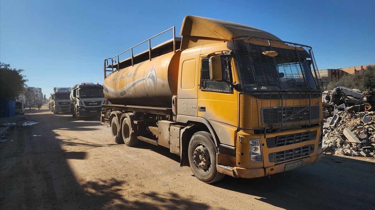 İsrail Gazze'ye İnsani Yardım Girişini Durdurdu