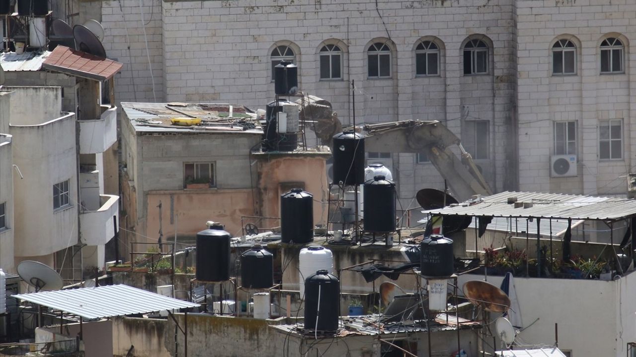 İsrail'in Batı Şeria'daki Yıkımları Ramazan'da Devam Ediyor