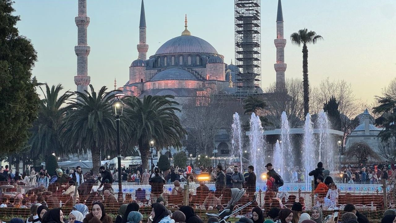 İstanbul'da Açık Alanlarda İftar Keyfi