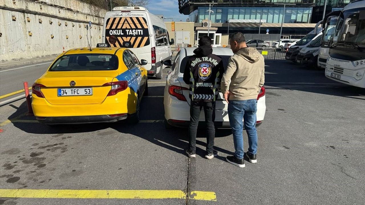 İstanbul'da Fazla Ücret Alan Taksiciye Ceza Kesildi