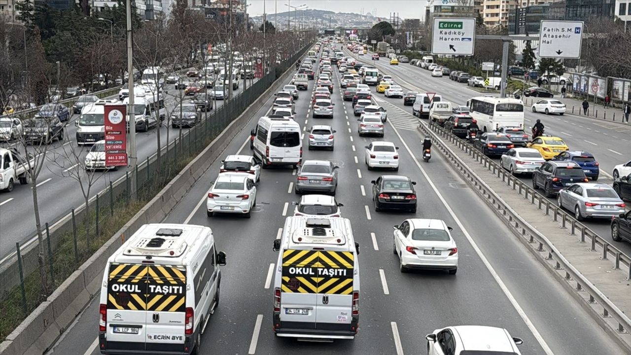 İstanbul'da İftar Vakti Trafik Yoğunluğu