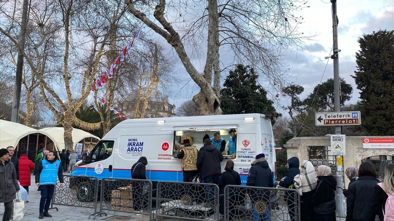 İstanbul'da Mobil İftarlık Dağıtımı