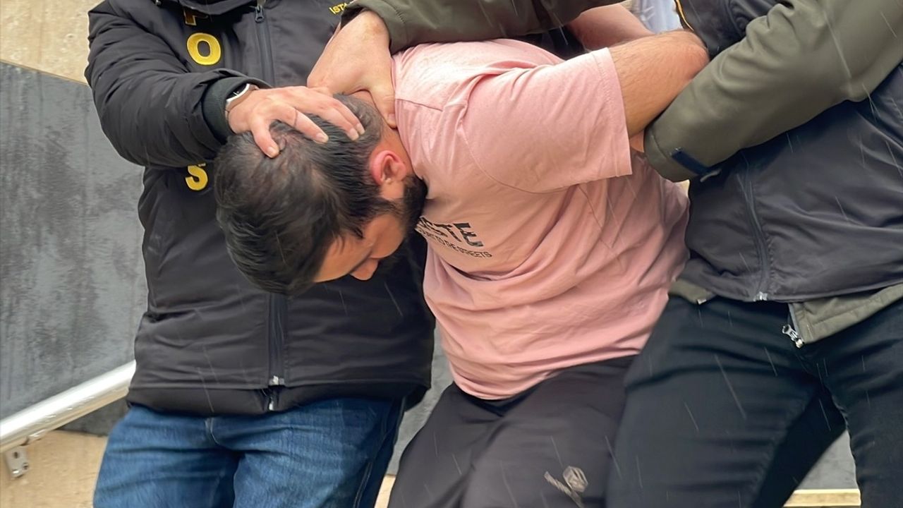İstanbul'da Silahlı Market Soyguncusu Tutuklandı