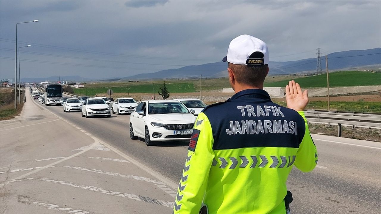 İstanbul-Samsun Kara Yolunda Bayram Trafiği Intensifiye Oluyor