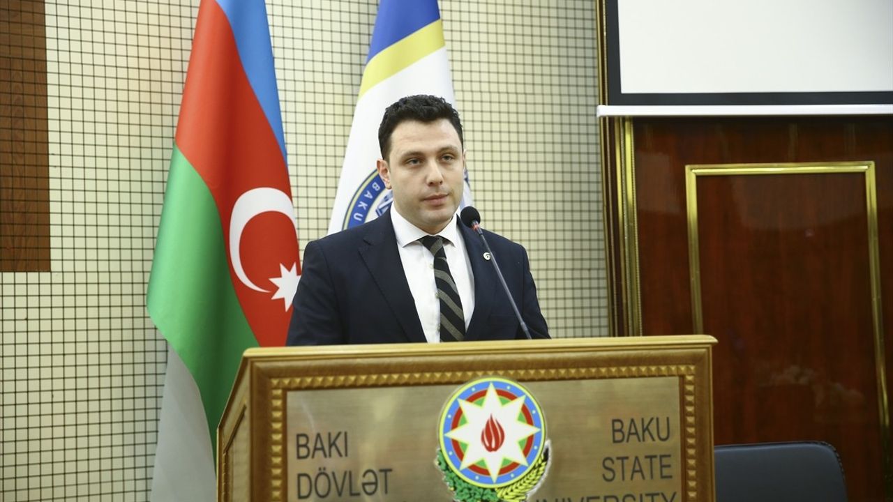 İstiklal Marşı'nın 104. Yılı Bakü'de Coşkuyla Kutlandı