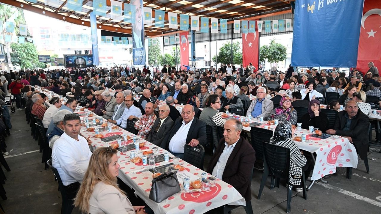 İYİ Parti Genel Başkanı Dervişoğlu Adana'da İftar Programına Katıldı