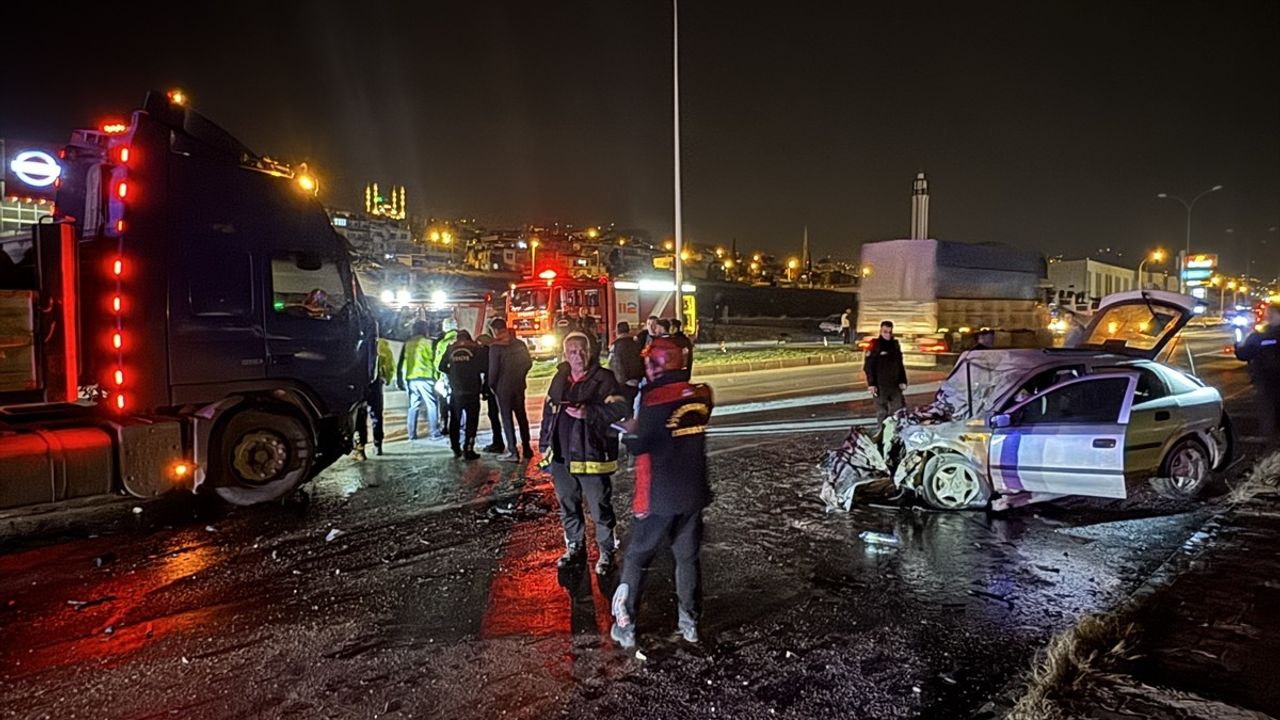 Kahramanmaraş'ta Zincirleme Trafik Kazası: 3 Yaralı