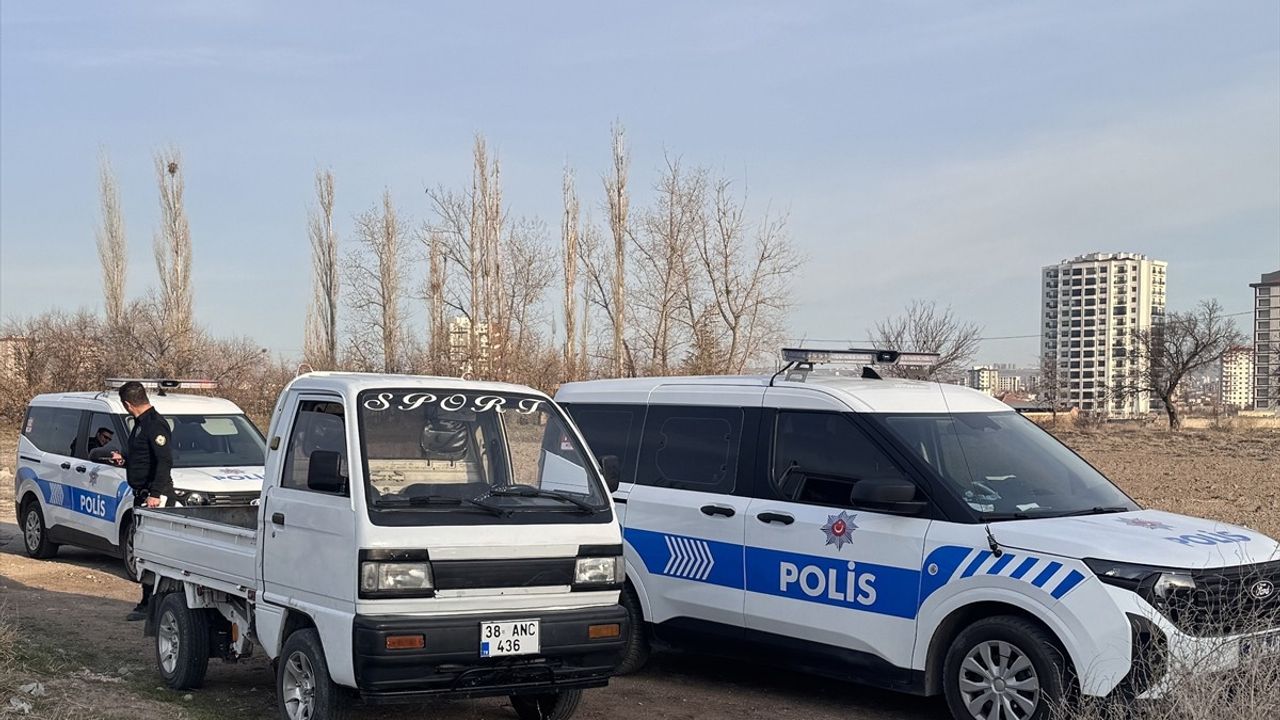 Kayseri'de Boş Arazide Dört Kişiyle İlgili Şok Olay