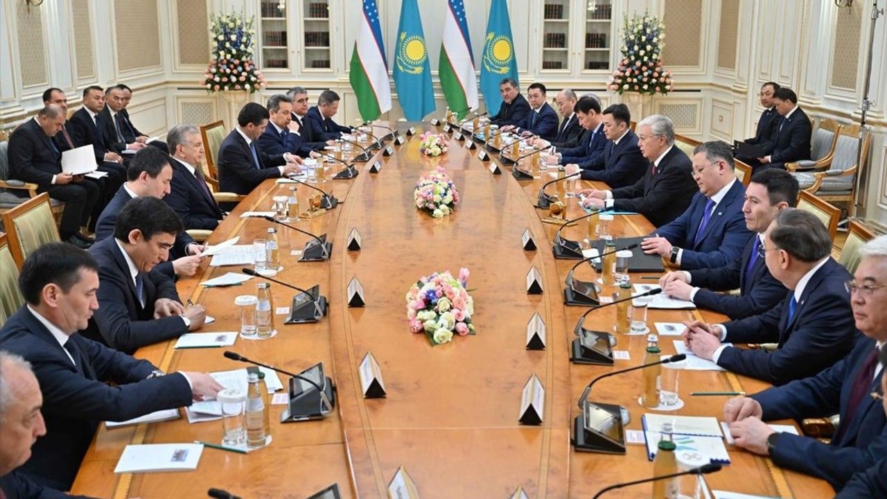 Kazakistan ve Özbekistan Liderlerinden Almatı'da Önemli Toplantı