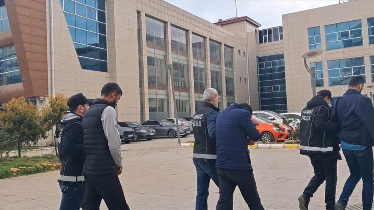 Kilis'te Uyuşturucu Operasyonu: 2 Zanlı Tutuklandı