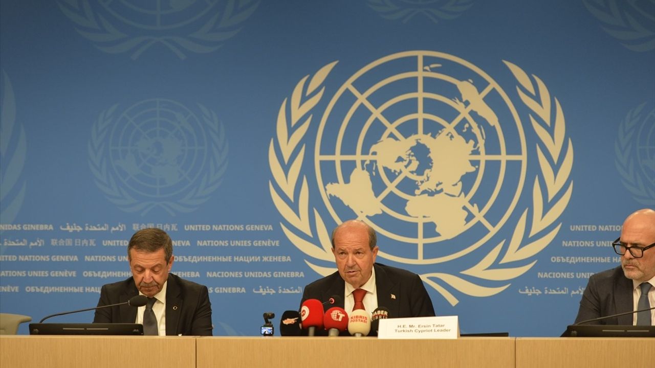 KKTC Cumhurbaşkanı Ersin Tatar, Kıbrıs'taki Resmi Görüşmeler İçin Egemen Eşitlik Şartını Vurguladı
