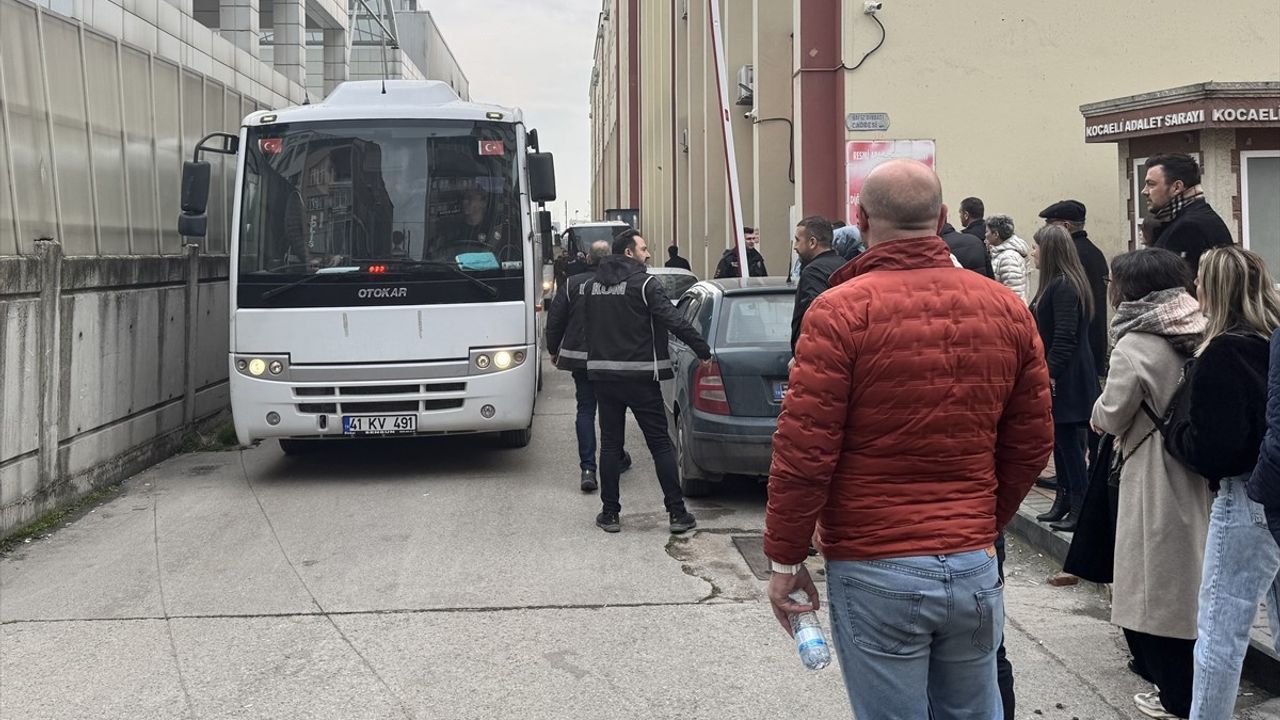 Kocaeli Merkezli Dolandırıcılık Operasyonunda 20 Gözaltı