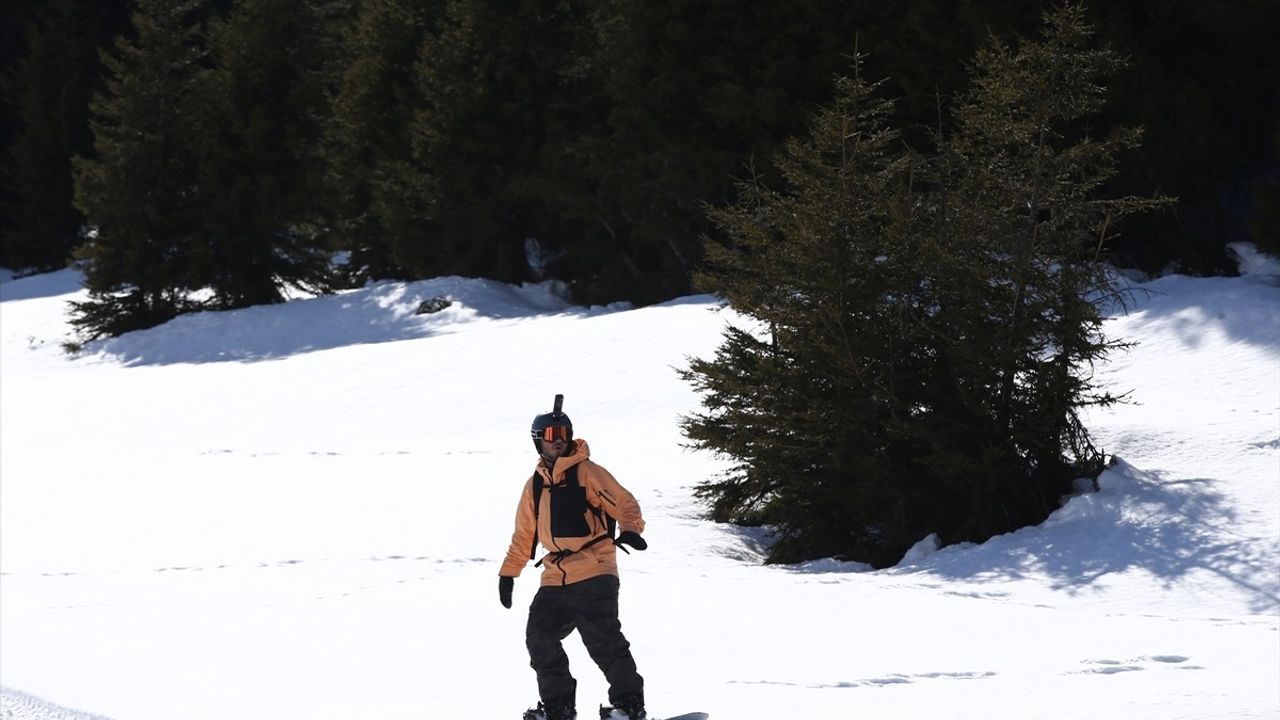 Kümbet Yaylası'nda Snowboard Coşkusu