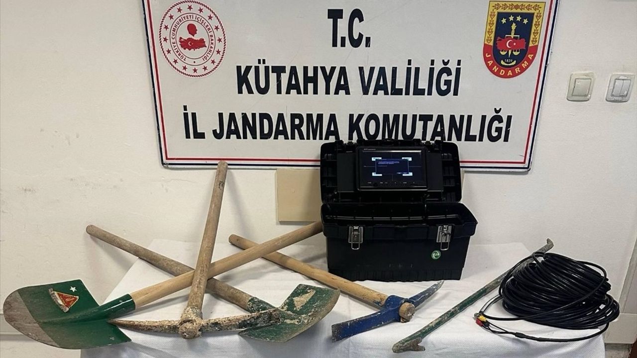 Kütahya'da İzinsiz Kazı Operasyonu: 10 Şüpheli Yakalandı