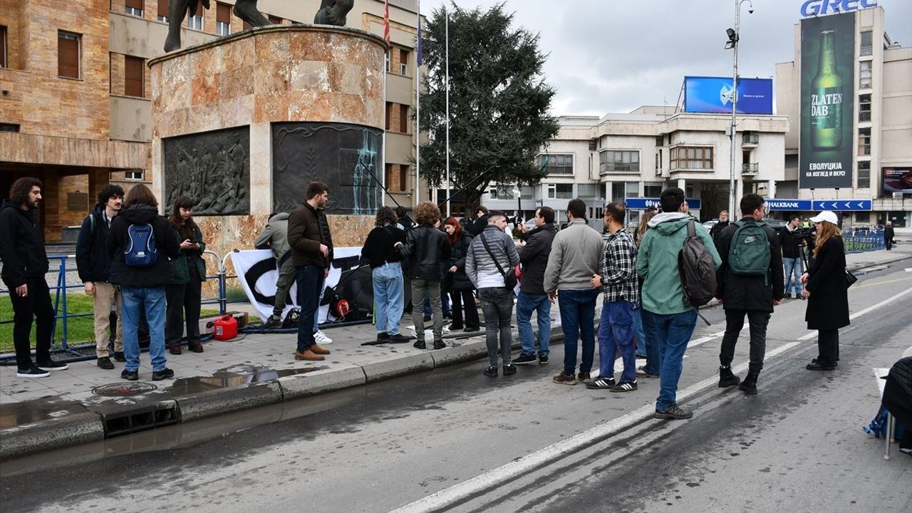 Kuzey Makedonya'da Gece Kulübü Yangını Nedeniyle Üsküp'te Gösteri Düzenlendi