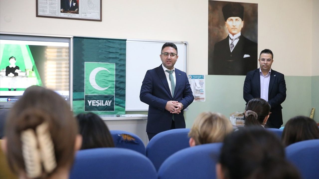 Manisa'da Okullarda Yeşilay Haftası Farkındalığı