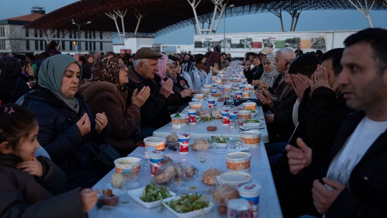 Mansur Yavaş'tan İftar Programında Önemli Açıklamalar