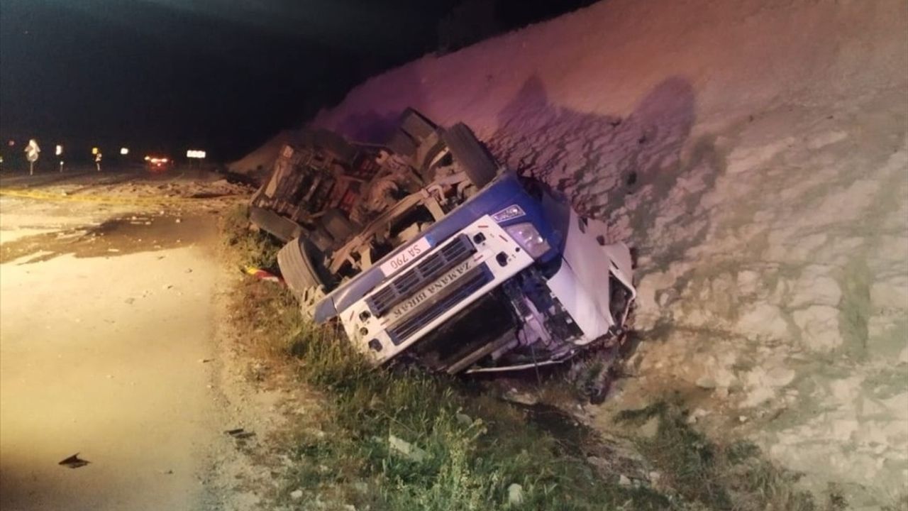 Mersin'de Tır Kazası: Sürücü Hayatını Kaybetti