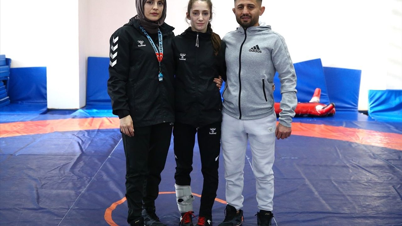 Milli Güreşçi Şeyma Tağtekin Avrupa Şampiyonası için Hazırlanıyor