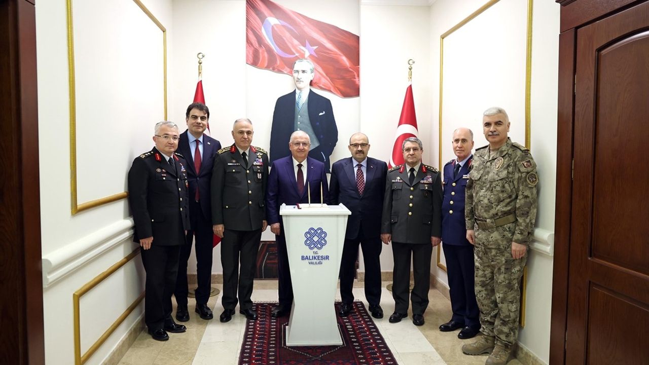 Milli Savunma Bakanı Güler Balıkesir'de İncelemelerde Bulundu