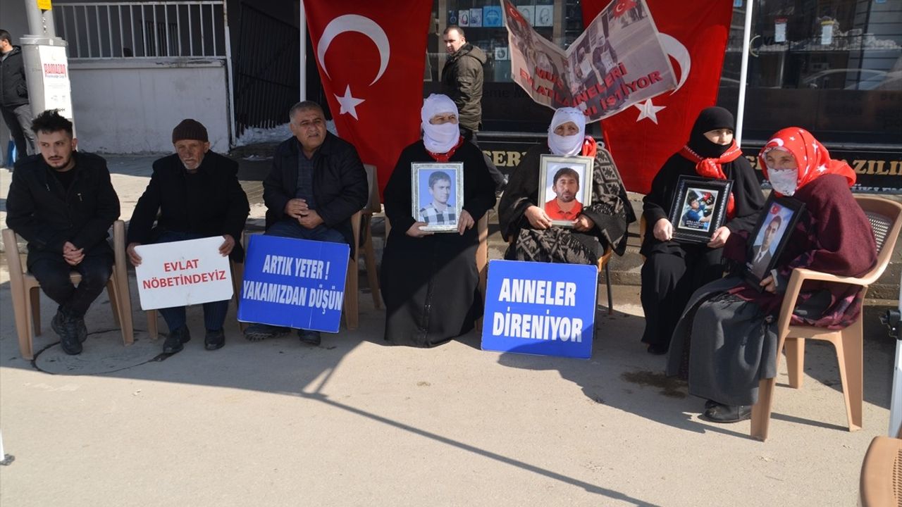 Muş'ta Aileler Çocukları İçin Eylemlerini Sürdürüyor