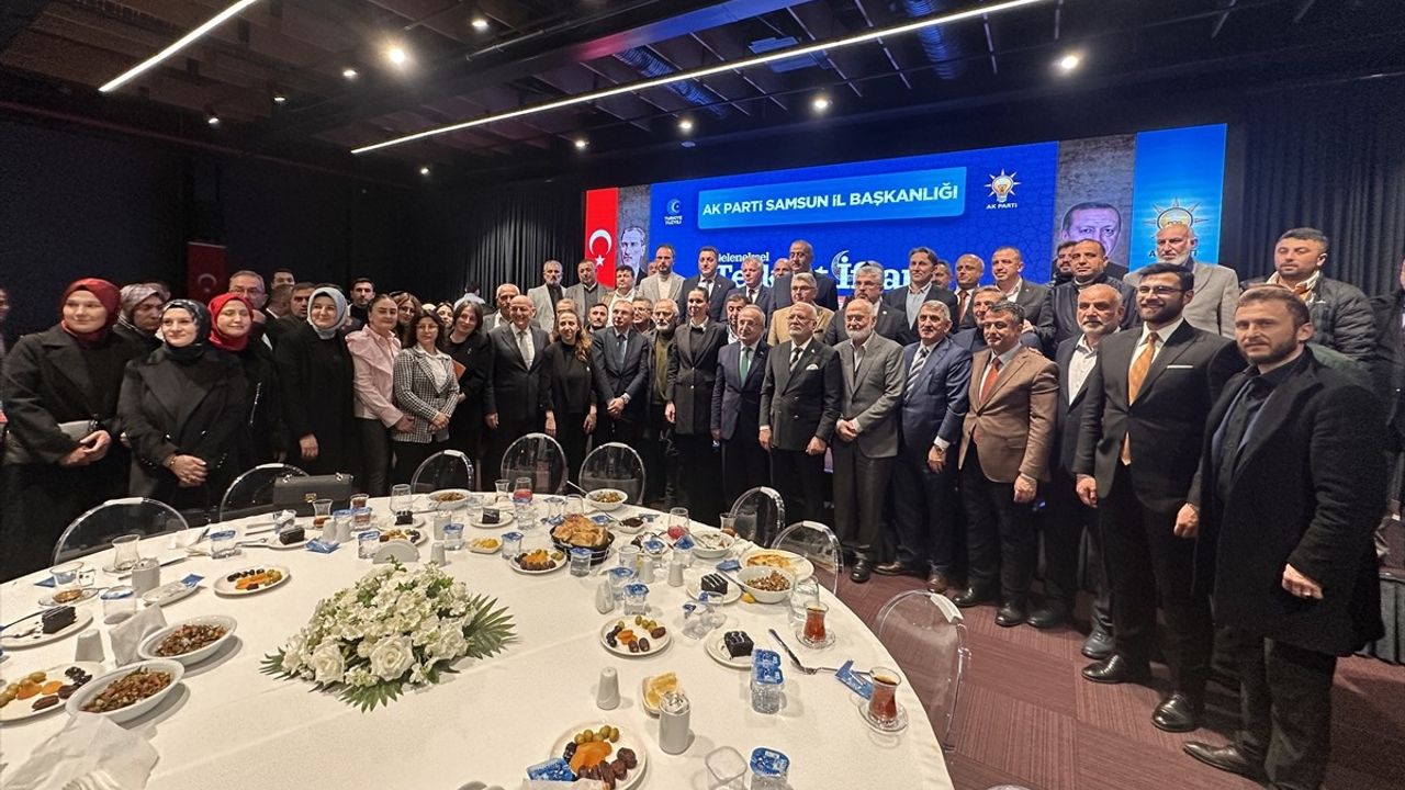 Mustafa Elitaş Samsun'da Partililerle İftarda Buluştu