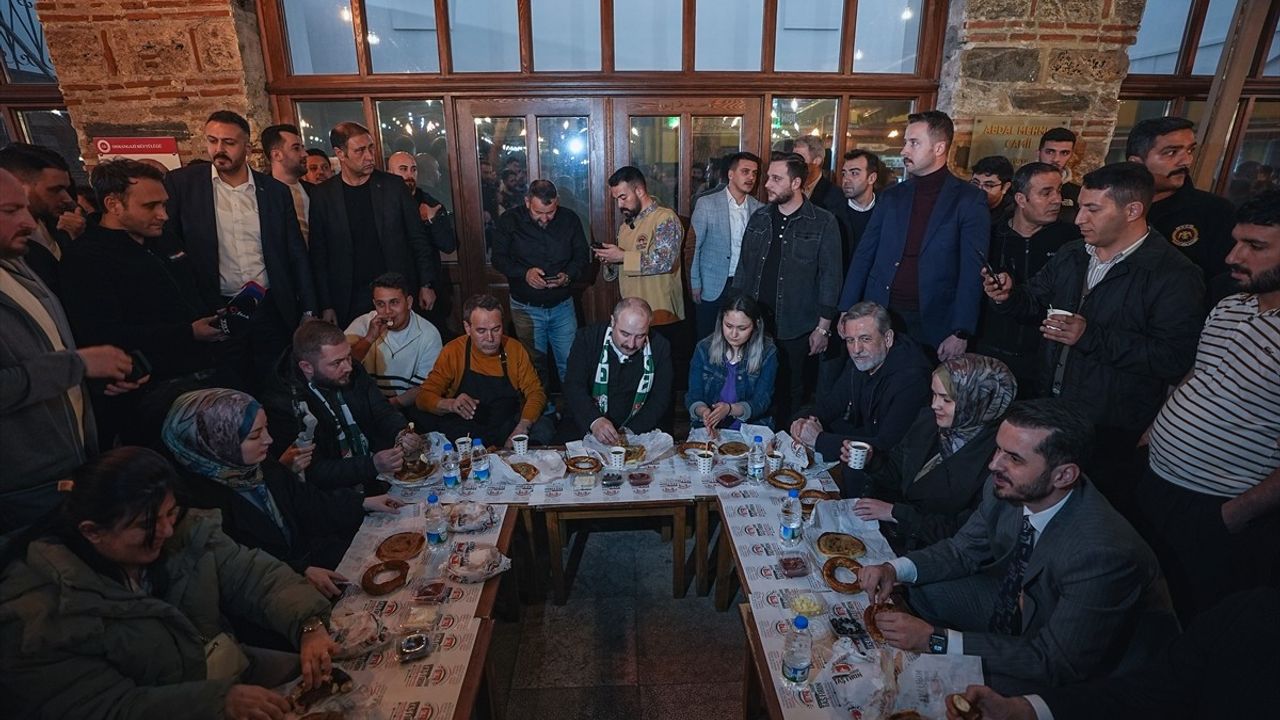 Mustafa Varank Bursa'da Sahur Buluşmasında