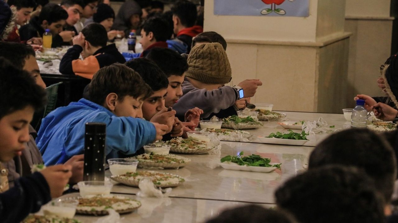 Muştu Gençlik'ten Şam'da Kardeşlik İftarı