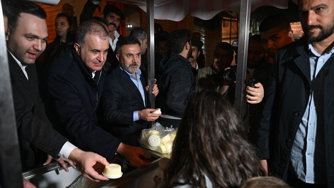 Ömer Çelik'in Adana'da Gençlik Sofrası İftarı