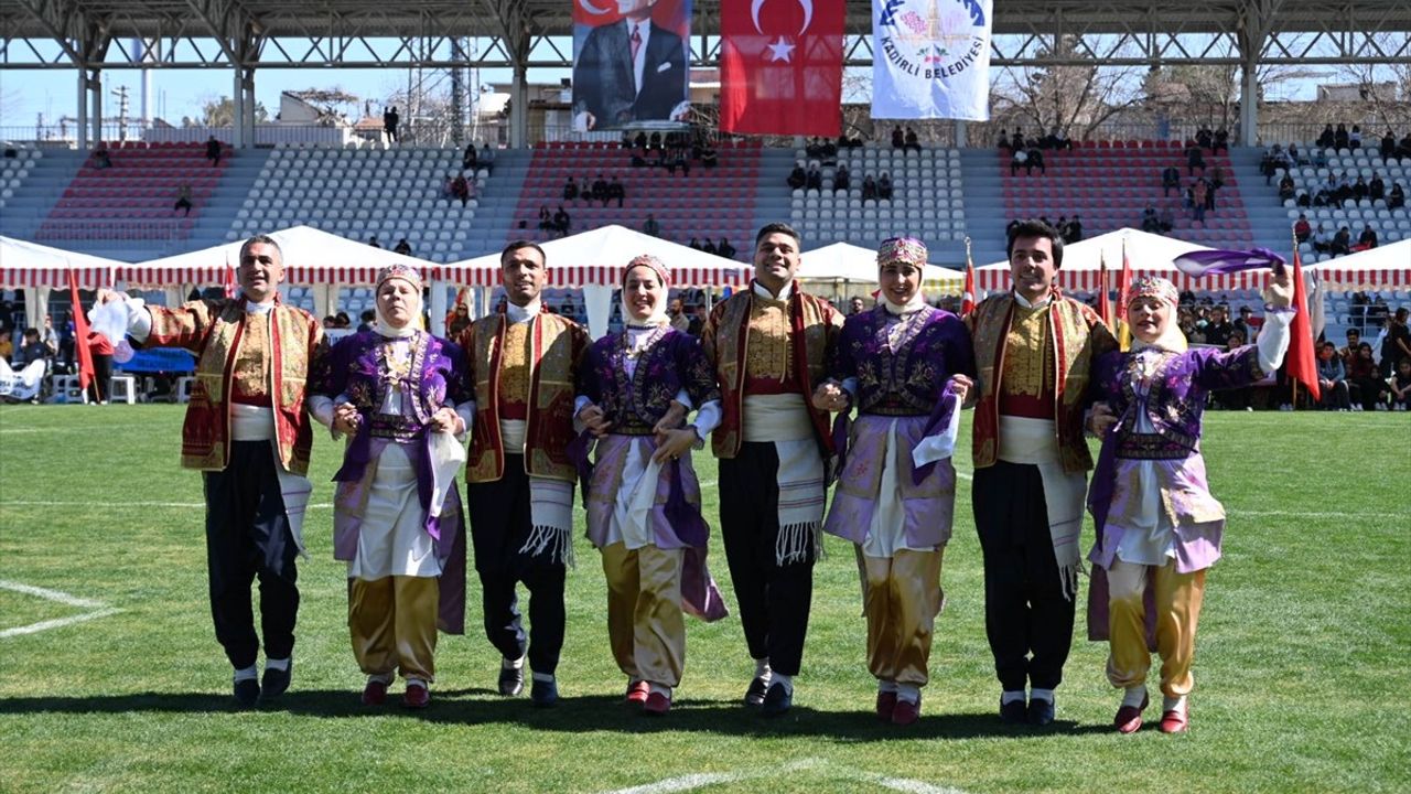 Osmaniye'de F-16 Kol Uçuşu ile Kurtuluş Töreni