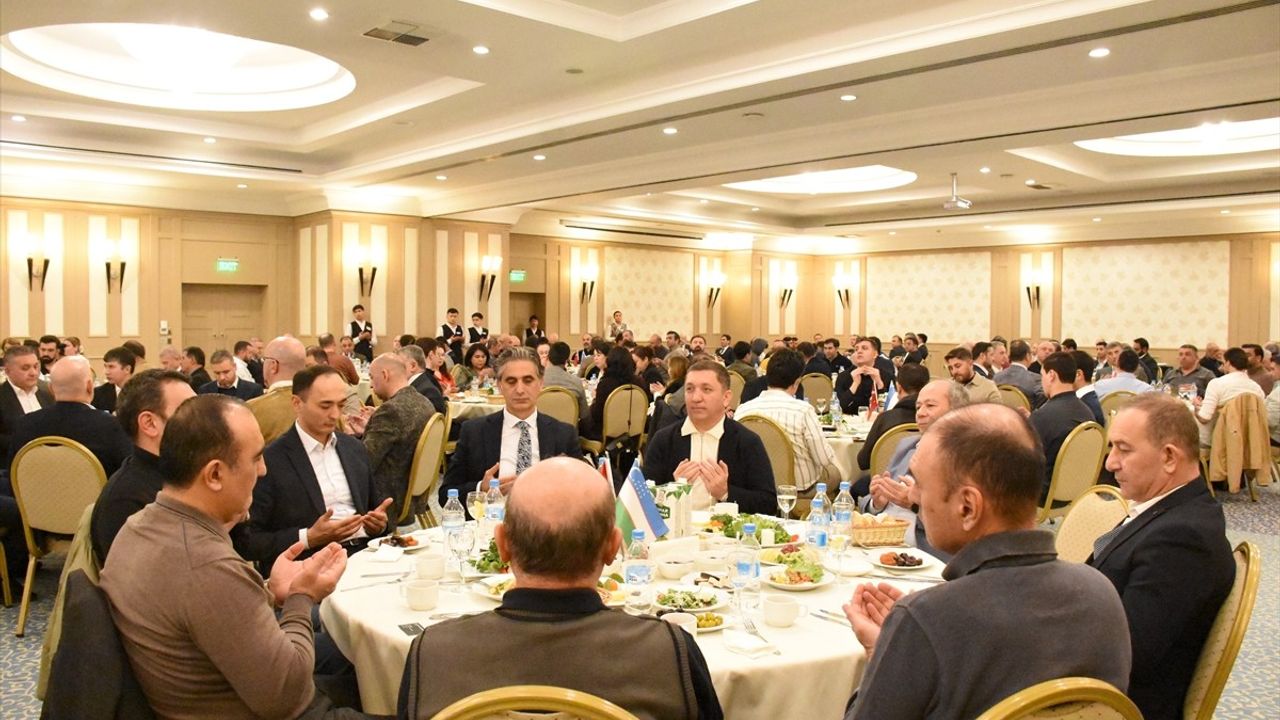 Özbek-Türk İşadamları Derneği İftar Programı