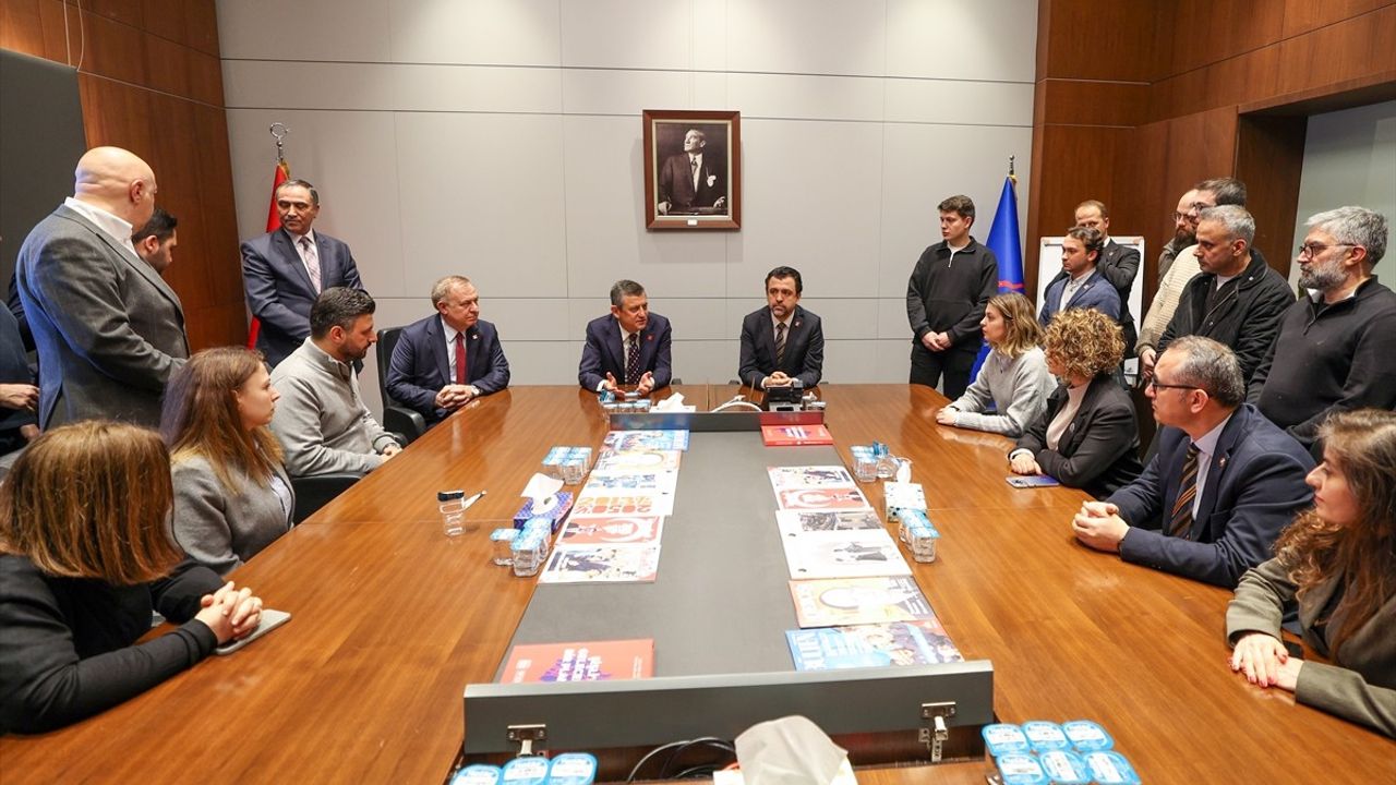 Özgür Özel, Şişli Belediyesini Ziyaret Etti