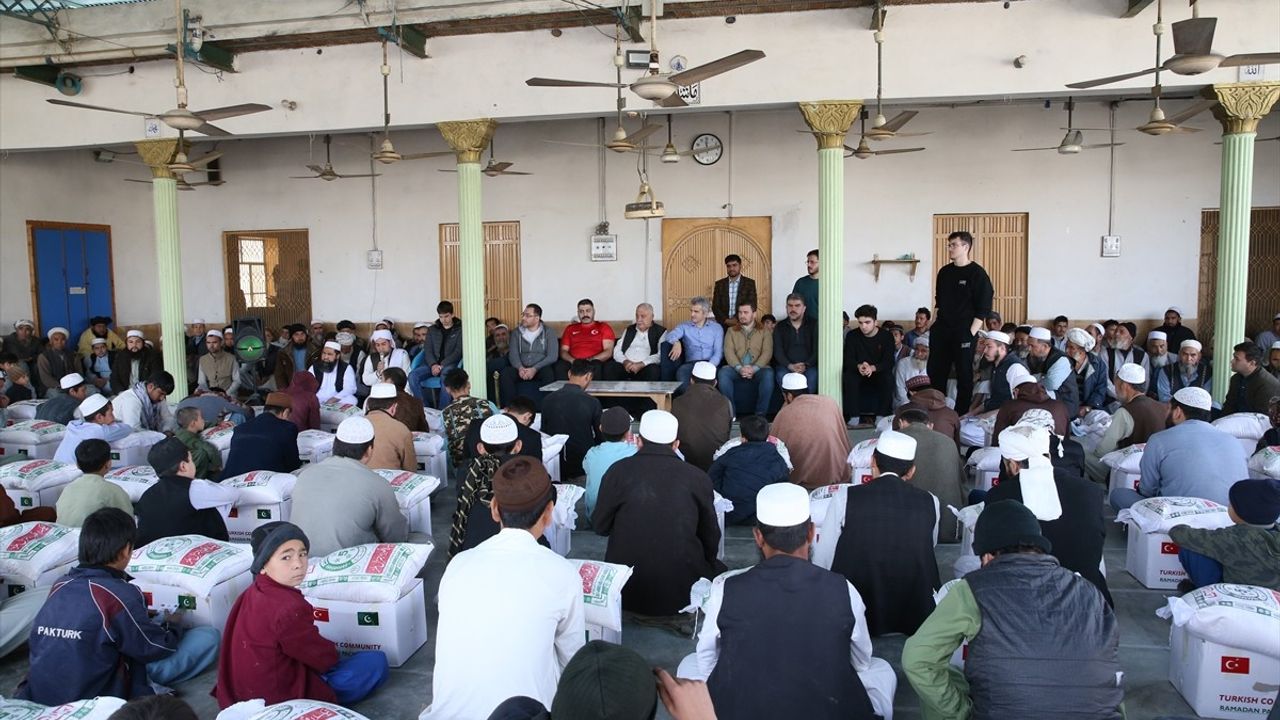 Pakistan'da Türkler Ramazan'da İhtiyaç Sahiplerine Destek Oluyor