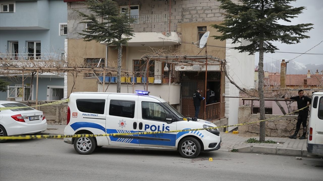 Polis Memurlarına Saldırı: İki Yaralı, Zanlı Vuruldu