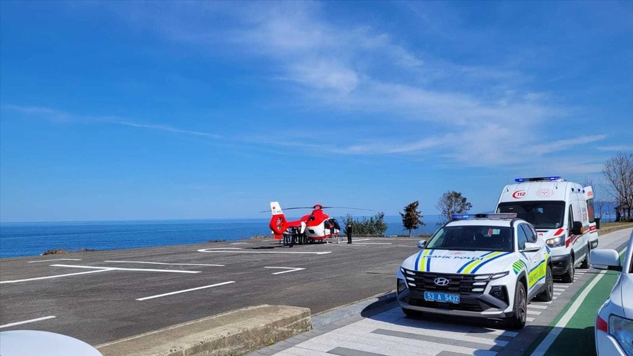 Rize'den Elazığ'a Ambulans Helikopterle Zatürre Tedavisi Gören Bebek Sevk Edildi