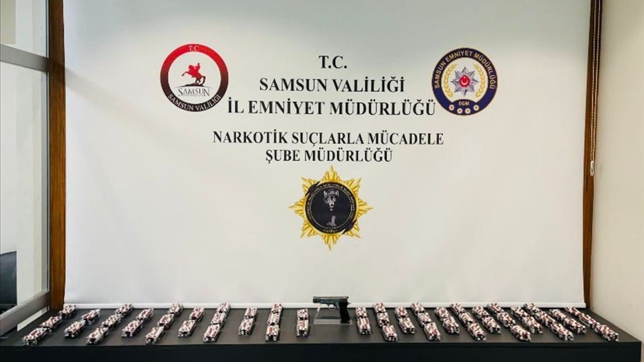 Samsun'da Uyuşturucu Operasyonu: 2 Bin 74 Hap Ele Geçirildi