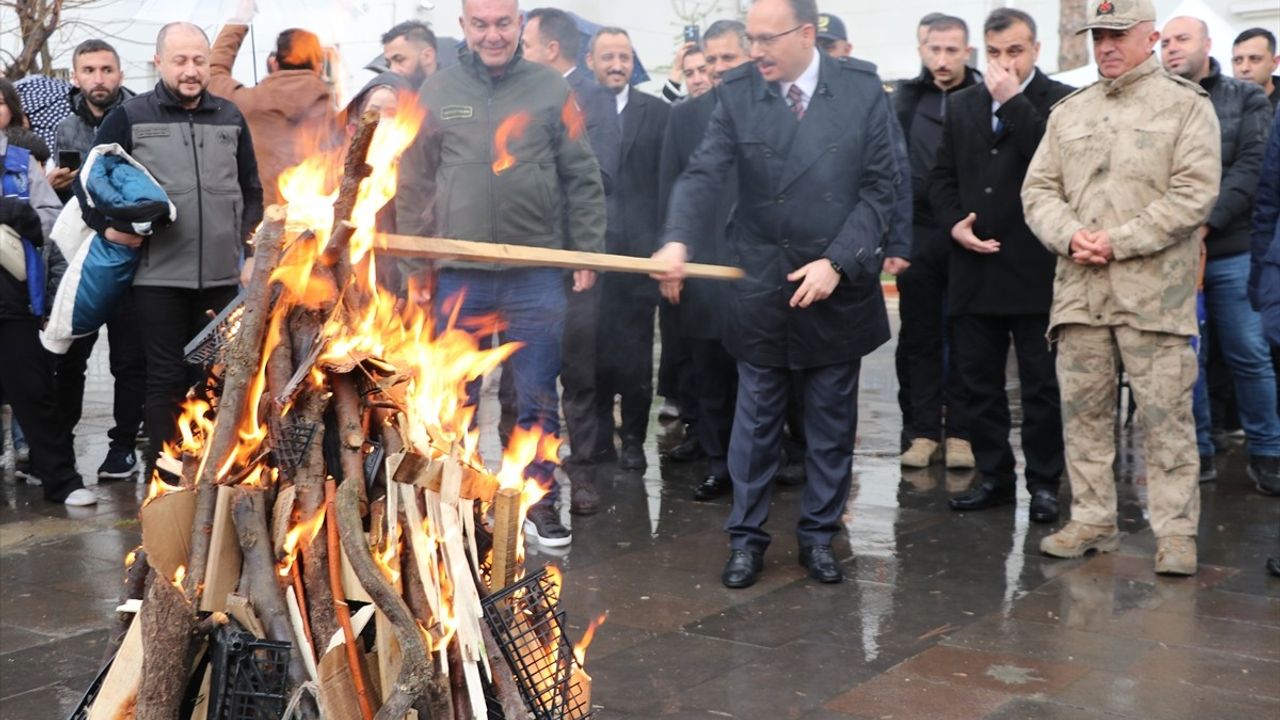 Siirt'te Coşku Dolu Nevruz Bayramı Kutlaması