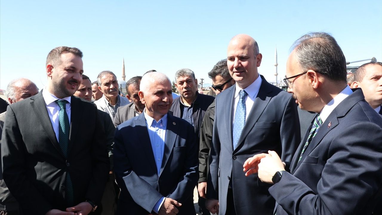 Siirt'te Kentsel Dönüşüm Projesi Temel Kazıları Başladı