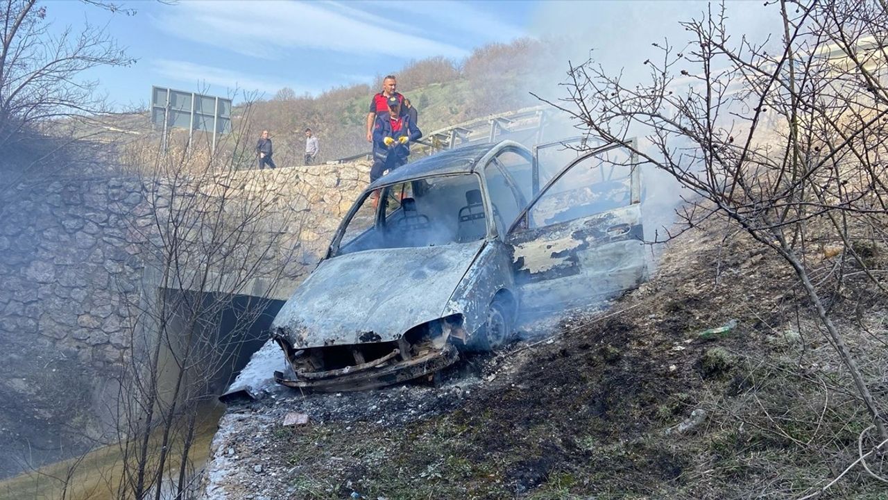 Sinop'ta Otomobil Kazası: 4 Yaralı