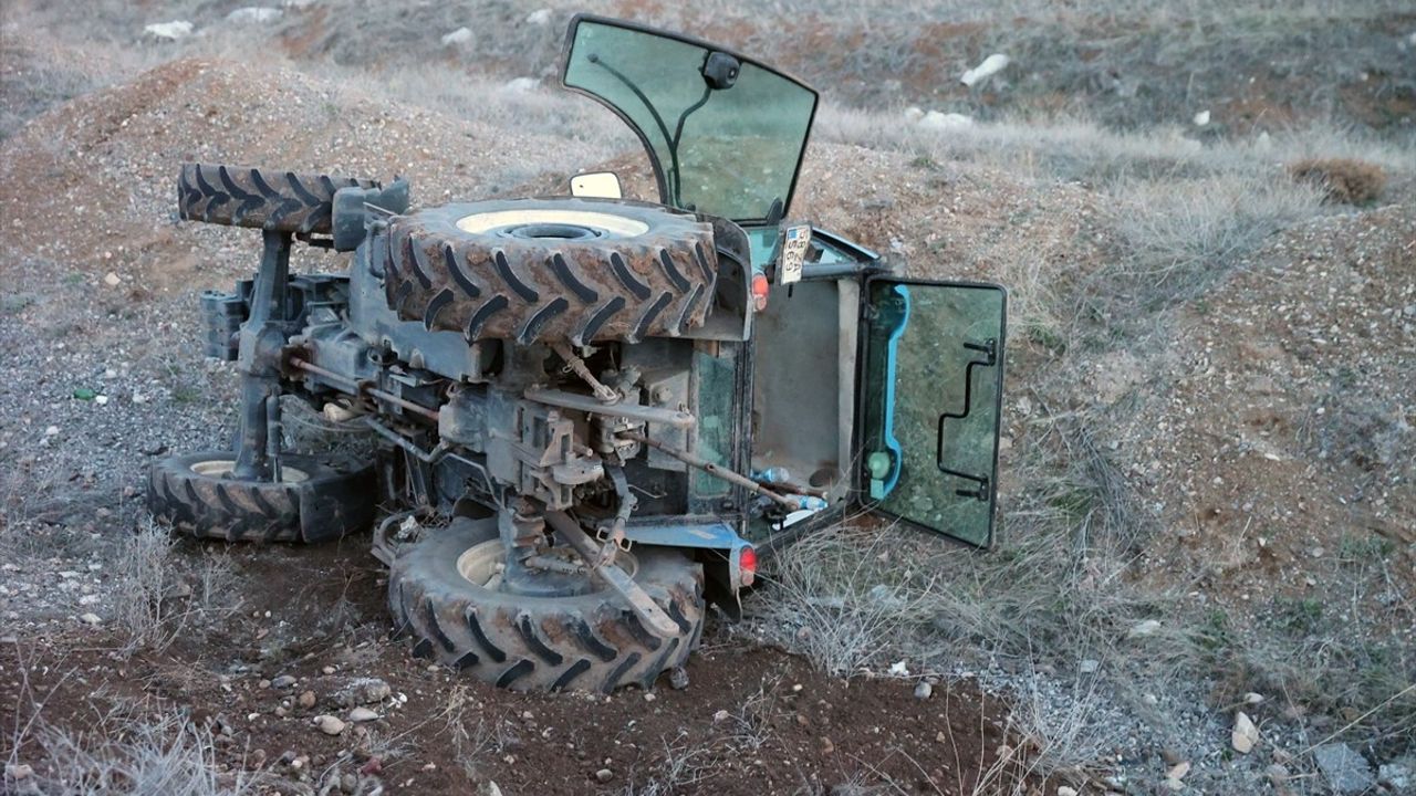 Sivas'ta Trafik Kazası: 3 Yaralı