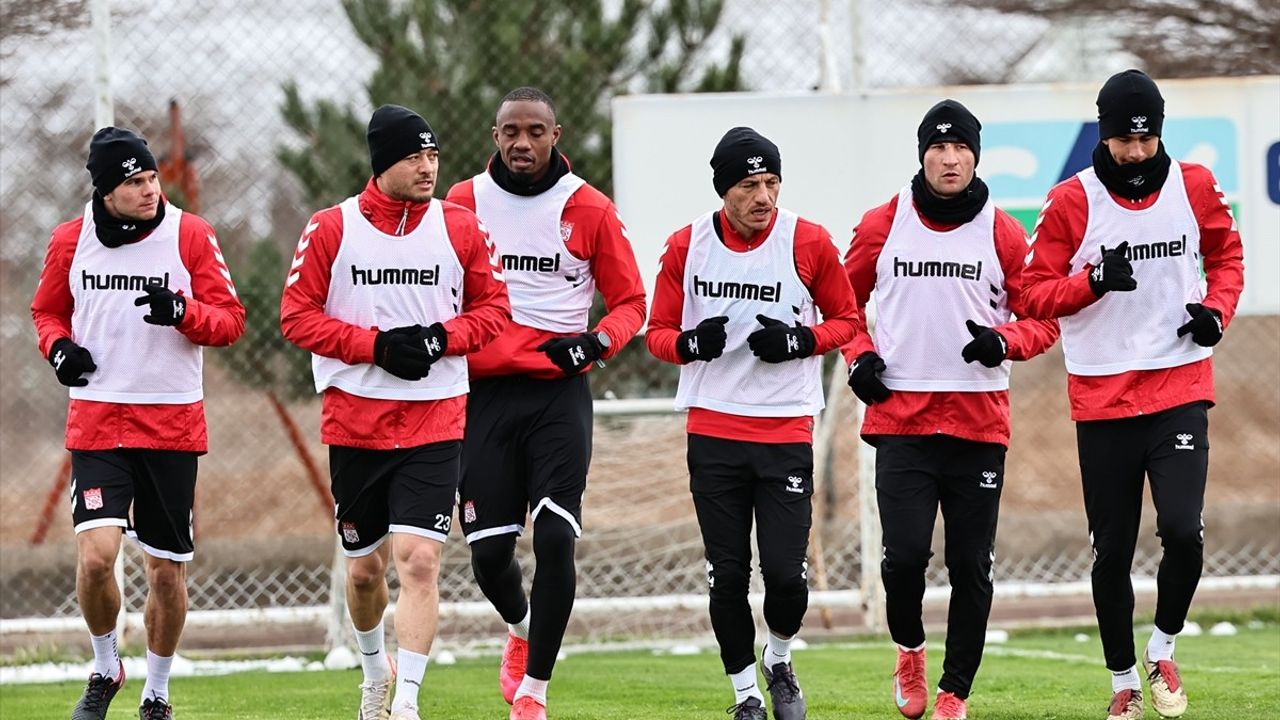 Sivasspor, Adana Demirspor Maçına Hazırlıklarını Sürdürüyor