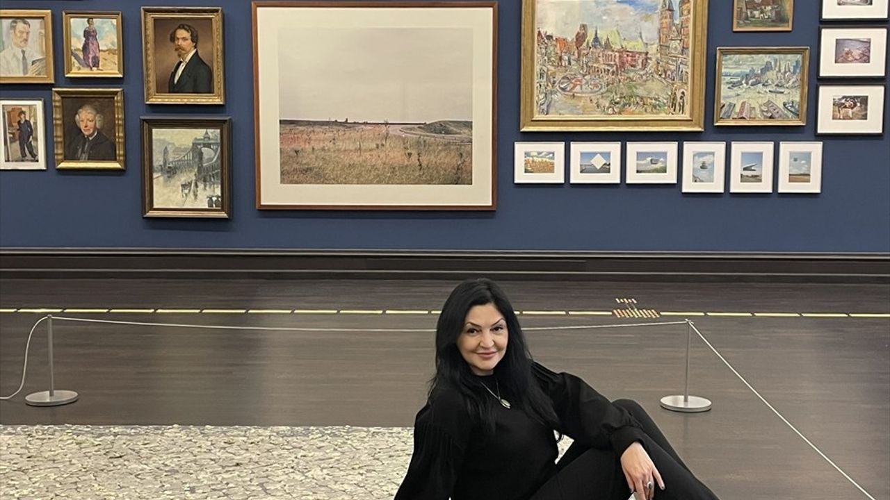 Sultan Adler'in 'Boş Alan' Halısı Bremen Sanat Müzesi'nde Sergileniyor