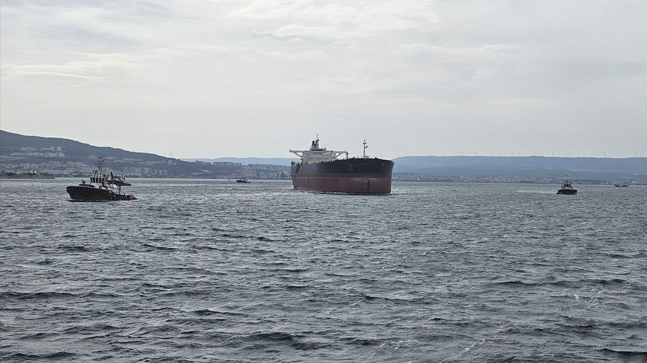 Tanker Çanakkale Boğazı'ndan Geçiş Yaptı