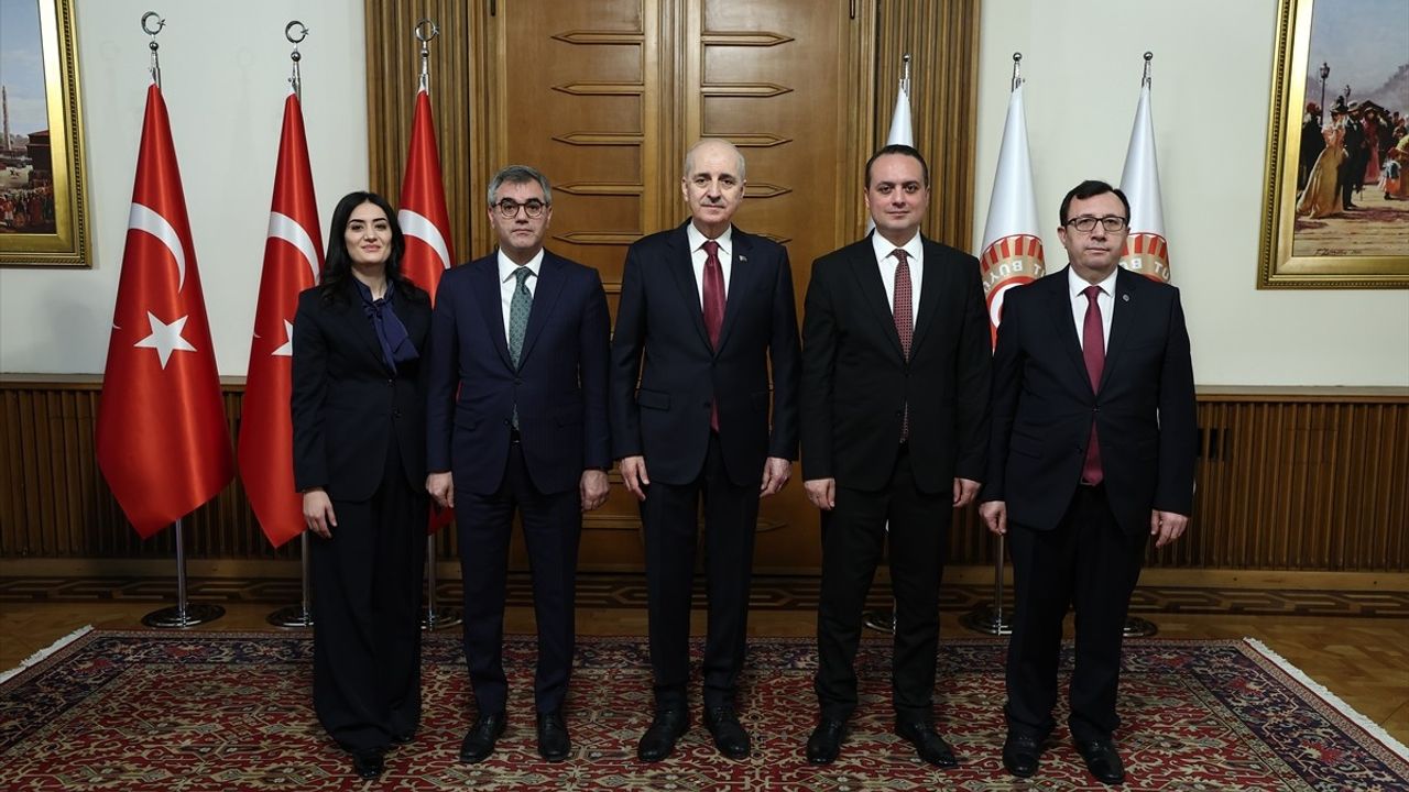 TBMM Başkanı Kurtulmuş, Bayramda Meclis Personeliyle Buluştu
