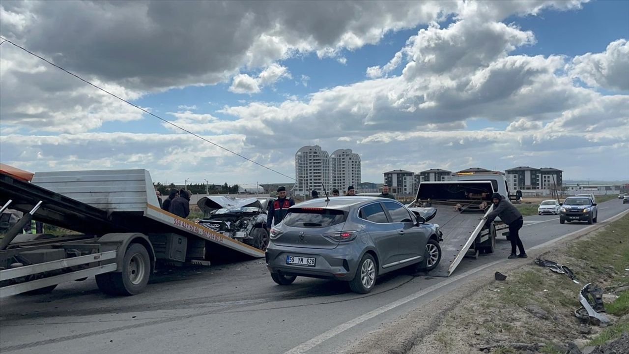 Tekirdağ'da Askeri Araçla Trafik Kazası: 6 Yaralı