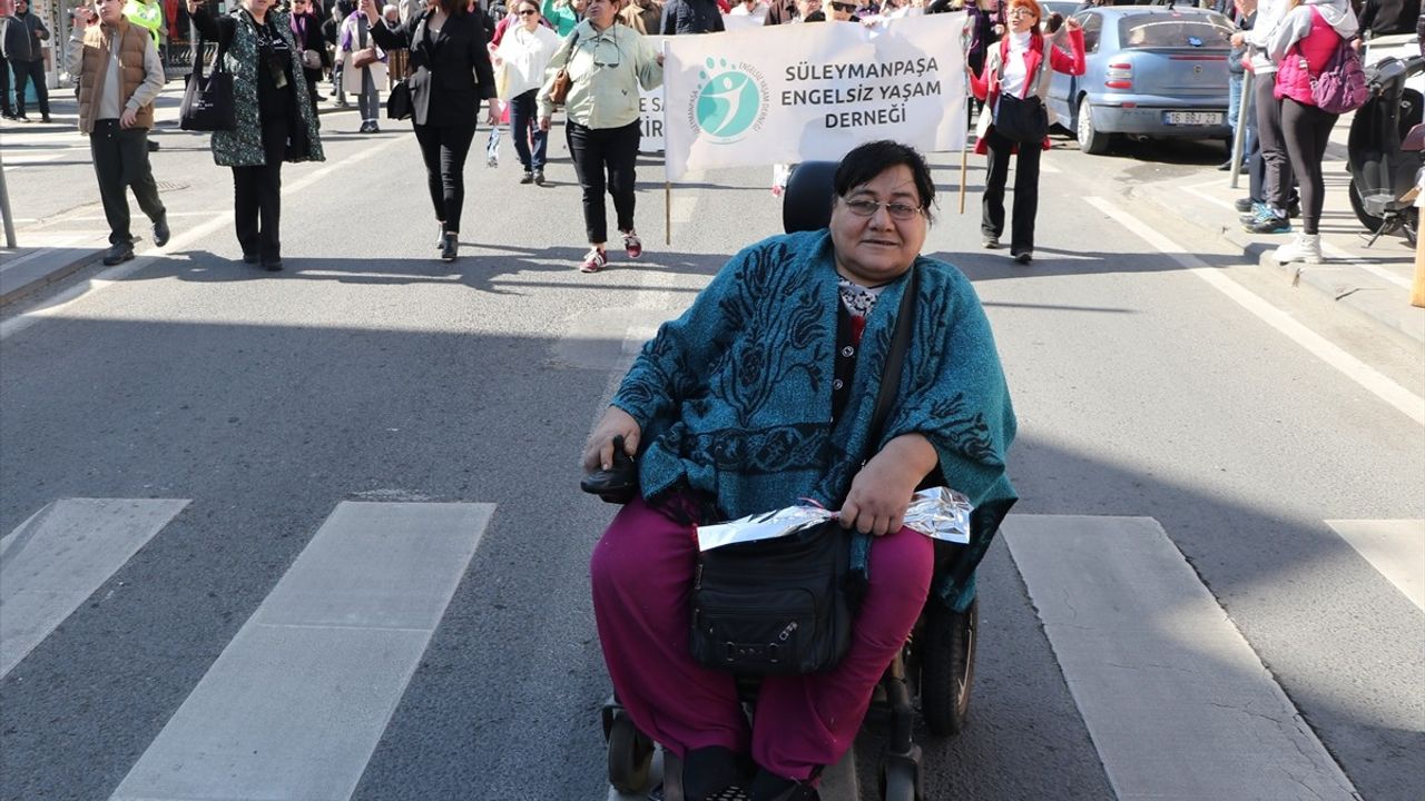 Tekirdağ'da Kadınlar Birlikte Güçlü Yürüyüşü