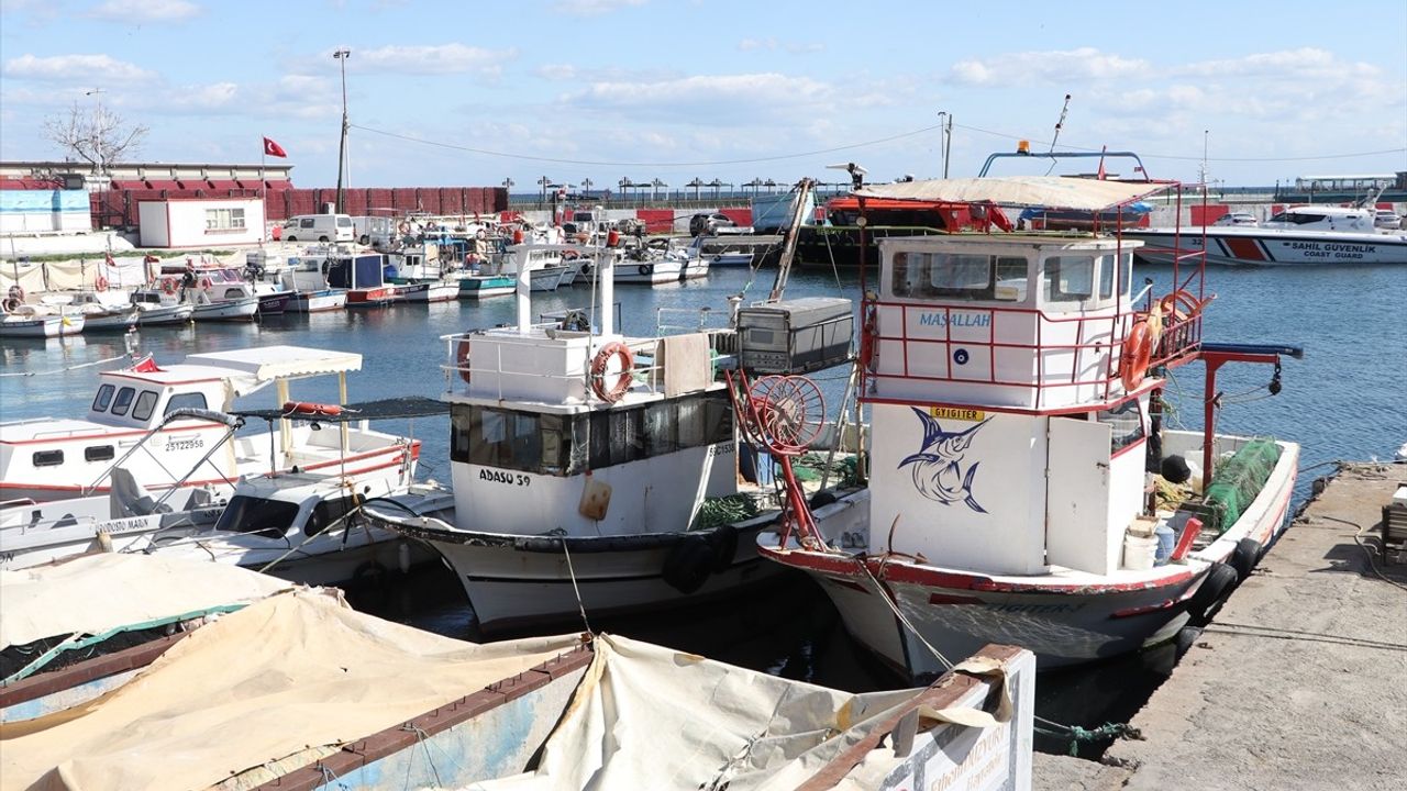 Tekirdağ'da Lodos Sebebiyle Deniz Ulaşımı Aksamış Durumda